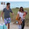 Kourtney Kardashian, Scott Disick, et leurs deux enfants Mason et Penelope profitent d'une météo idyllique en passant un moment sur une plage. Miami, le 26 novembre 2012.