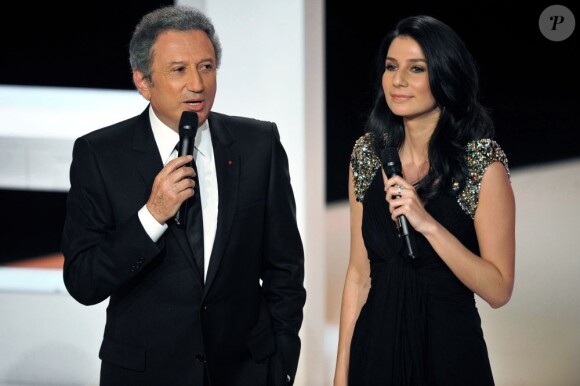 Michel Drucker et Marie Drucker présentent la 24e cérémonie des Molières sur France 2 le 25 avril 2010.