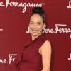 Carmen Chaplin, enceinte, lors de l'ouverture de la présentation de la collection 2013 de Salvatore Ferragamo à Paris le 12 juin 2012