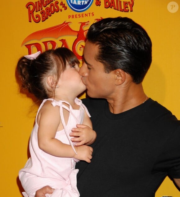 Mario Lopez et sa fille Gia en juillet 2012 à Los Angeles - Quelle famille