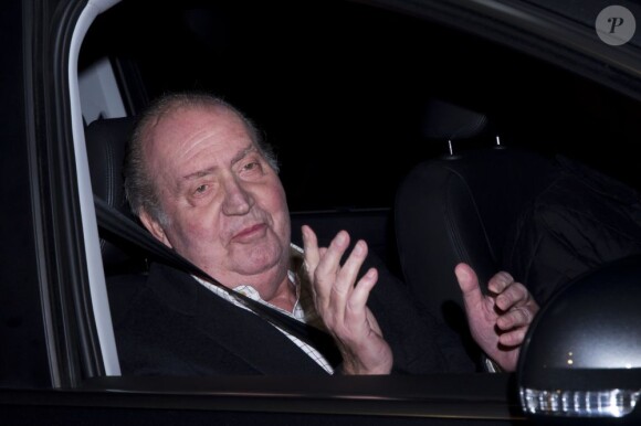 Hospitalisé le vendredi 23 novembre pour une opération de la hanche gauche, le roi Juan Carlos Ier d'Espagne quittait l'hôpital Chiron San José de Madrid dans la soirée du 2 décembre 2012, après avoir bien entamé son programme de rééducation.