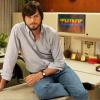 Ashton Kutcher mimétique dans la peau de Steve Jobs pour le biopic jOBS.