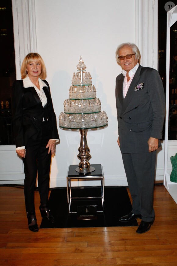 Marie-Christiane Marek et Jean-Pierre Grivory à la 17ème édition des Sapins de Noël des Créateurs à l'hôtel Salomon de Rothschild à Paris le 3 décembre 2012.