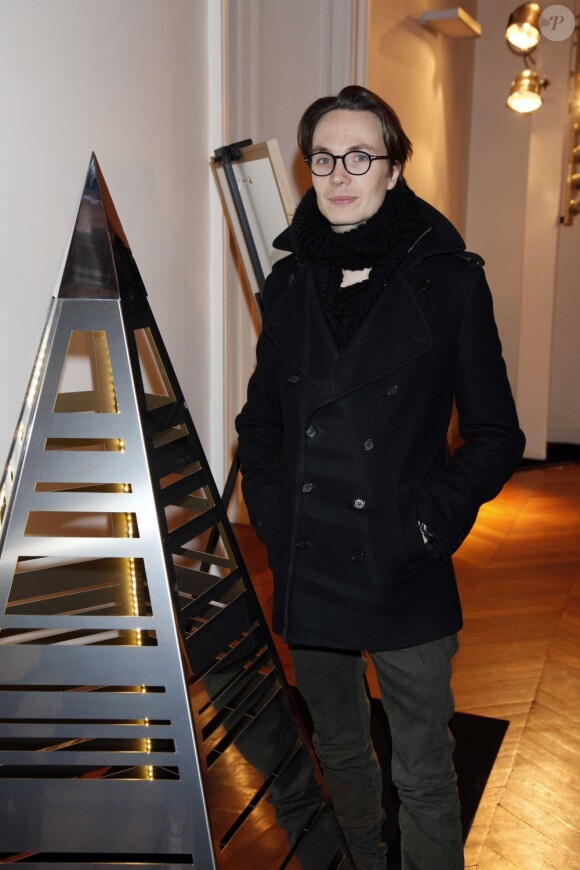 Maxime Simoens à la 17ème édition des Sapins de Noël des Créateurs à l'hôtel Salomon de Rothschild à Paris le 3 décembre 2012.