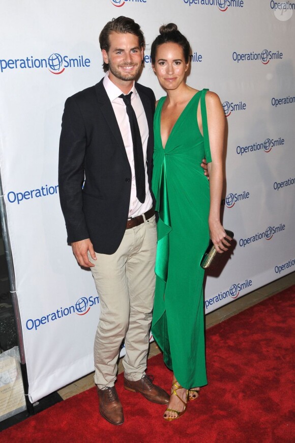 Louise Roe et Josh Slack en septembre 2012 à Beverly Hills. Le couple s'est fiancé en fin d'année.