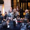 Céline Dion quitte son hôtel, le George V, pour se rendre sur le plateau de l'émission "C à vous" à Paris, le 28 novembre 201.
