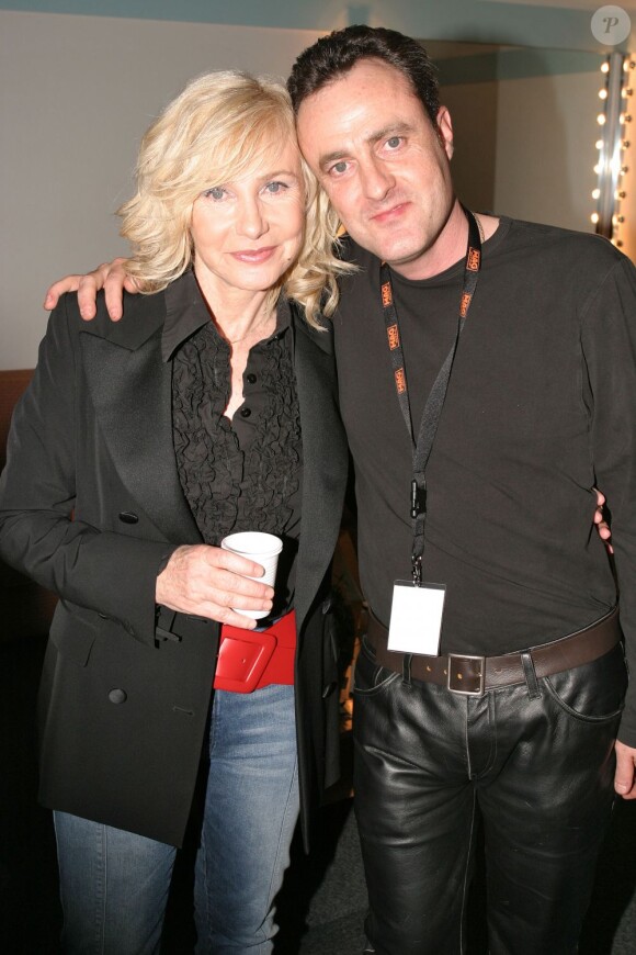 Michèle Torr et son fils Romain à Paris, le 11 mars 2005.
