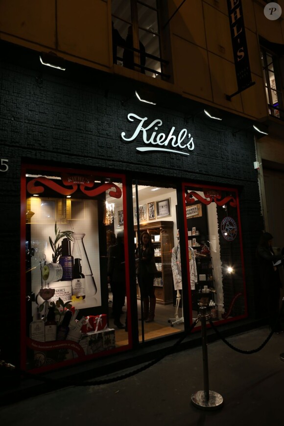 Kiehl's célèbre l'ouverture de sa nouvelle boutique au 55 rue du Faubourg Saint-Antoine, dans le onzième arrondissement de Paris. Le 6 décembre 2012.