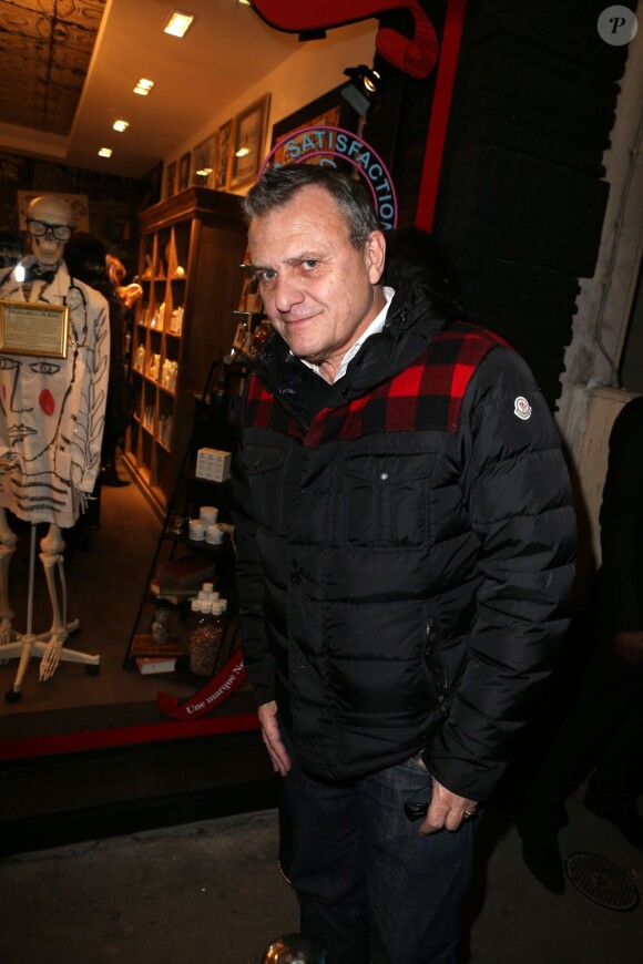 Jean-Charles de Castelbajac assiste à l'ouverture de la boutique Kiehl's au 55 rue du Faubourg Saint-Antoine, dans le onzième arrondissement de Paris. Le 6 décembre 2012.