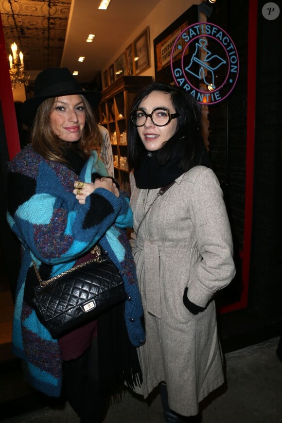 Aurélie Saada et Sylvie Hoarau, qui composent le duo Brigitte, assiste à l'ouverture de la boutique Kiehl's au 55 rue du Faubourg Saint-Antoine, dans le onzième arrondissement de Paris. Le 6 décembre 2012.