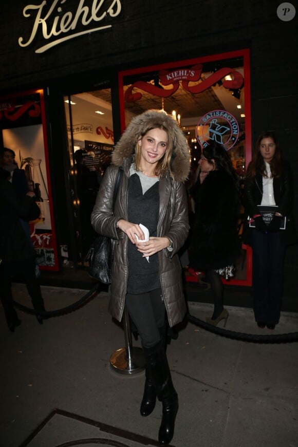 Frédérique Bel assiste à l'ouverture de la boutique Kiehl's au 55 rue du Faubourg Saint-Antoine, dans le onzième arrondissement de Paris. Le 6 décembre 2012.