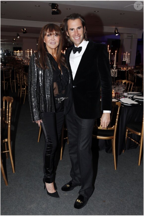 Pierre Pelegry et Babeth Djian au dîner de charité au profit de l'AEM. Une soirée organisée par Babeth Djian, directrice des publications du magazine Numéro, à l'espace Cardin à Paris le 6 décembre 2012.