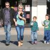 Britney Spears fait du shopping avec ses enfants Sean Preston et Jayden James dans une animalerie a Los Angeles le 18 Novembre 2012.