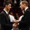 Le prince William a félicité Novak Djokovic pour son engagement en faveur des enfants défavorisés lors d'une soirée organisée au Royal Albert Hall de Londres en faveur du réseau de charité Centerpoint qui s'occupe des jeunes sans domicille fixe le 8 décembre 2012