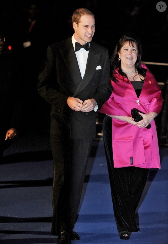 Le prince William et Danielle Alexandre lors d'une soirée organisée au Royal Albert Hall de Londres en faveur du réseau de charité Centerpoint qui s'occupe des jeunes sans domicille fixe le 8 décembre 2012