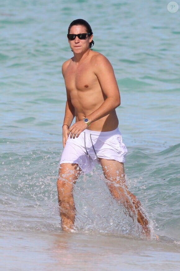 Vito Schnabel profite d'un bain de soleil à Miami le 6 décembre 2012.