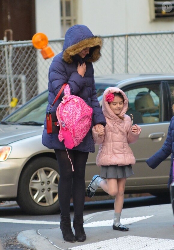 Katie Holmes et sa fille Suri Cruise à New York. Le 11 décembre 2012.
