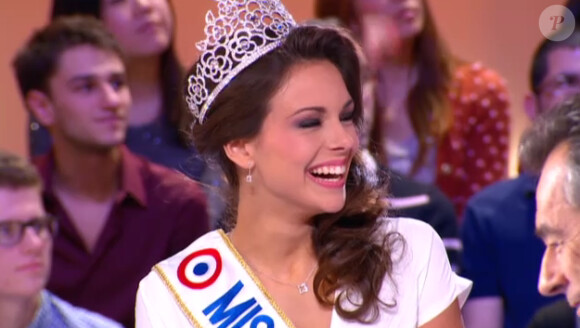 Marine Lorphelin, Miss France 20113, invitée du Grand Journal de Canal+ le lundi 10 décembre 2012