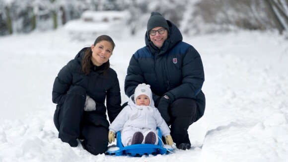 Princesse Victoria : Premières joies sur neige pour la princesse Estelle, 9 mois