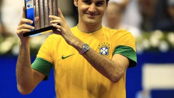Roger Federer poursuit son show : Gangnam Style, foot, concours de rasage
