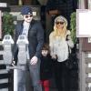 Christina Aguilera va déjeuner avec son fils Max et son petit ami Matthew Rutler à West Hollywood, le 13 décembre 2012.