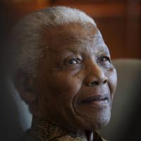 Nelson Mandela : Sous surveillance, il quitte l'hôpital