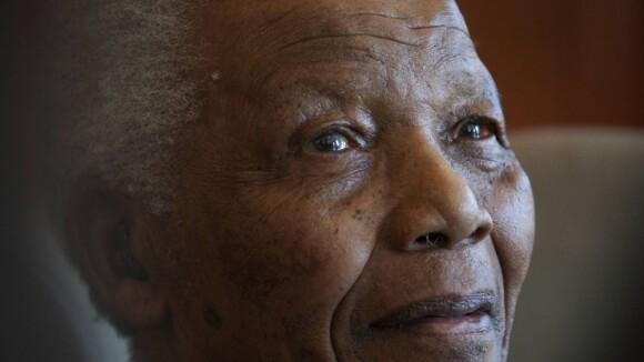 Nelson Mandela : Sous surveillance, il quitte l'hôpital