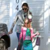 Jennifer Garner emmène ses filles Violet et Seraphina a une fête d'anniversaire à Brentwood, le 15 décembre 2012.