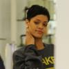 Rihanna, incognito, lors d'une séance de shopping à Beverly Hills, le 15 décembre 2012.
