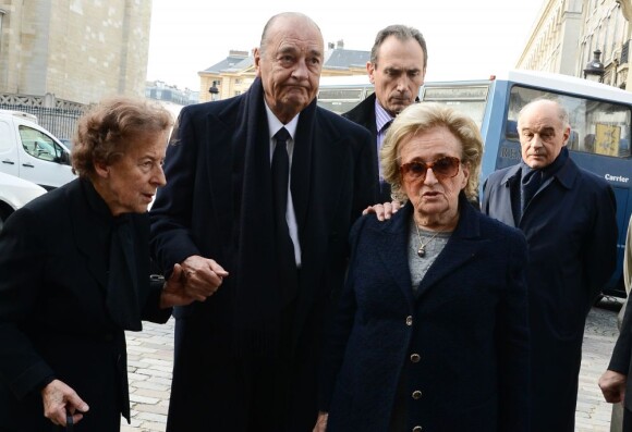 Jacques Chirac, la femme de Maurice Ulrich, et Bernadette Chirac, aux funérailles de Maurice Ulrich à l'église Saint-Etienne-du-Mont à Paris le 20 novembre 2012.