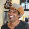 Yannick Noah lors d'une vente aux enchères de vin au profit des Restos du Coeur à Ouveillan dans le sud de la France le 5 juillet 2012