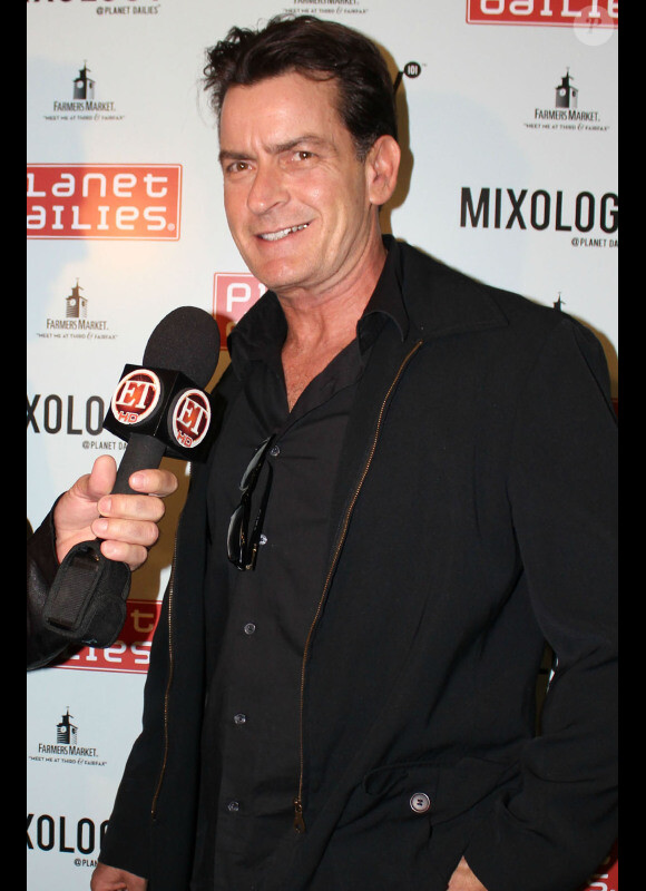 Charlie Sheen lors d'une soirée au club Mixology 101, à Los Angeles le 3 mai 2012.