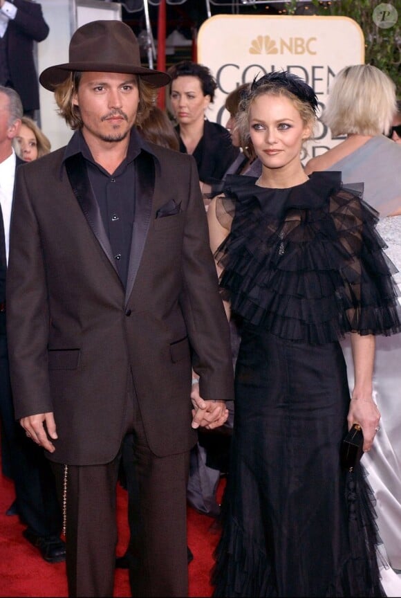 Johnny Depp et Vanessa Paradis lors des Golden Globes 2004