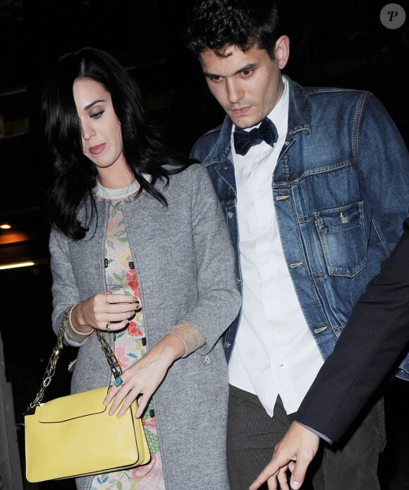 Katy Perry et John Mayer sortent ensemble le 16 octobre 2012 à New York.