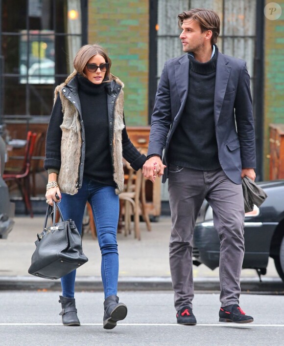 Olivia Palermo et son petit ami Johannes Huebl dans les rues de New York. Le 8 octobre 2012.