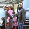 Heidi Klum, son compagnon et ex-garde du corps Martin Kirsten avec les enfants du mannequin, Henry, Leni, Johan et Lou. La tribu est allée déjeuner au Toscana Restaurant et a ensuite fait quelques courses chez Whole Foods à Los Angeles, le 26 décembre 2012.