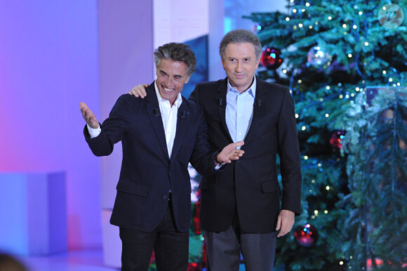 Gérard Holtz et Michel Drucker à l'enregistrement de l'émission Vivement Dimanche à Paris, le 12 décembre et diffusée le 16 décembre 2012.