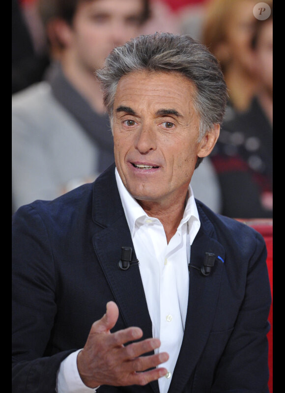 Le présentateur Gérard Holtz à l'enregistrement de l'émission Vivement Dimanche à Paris, le 12 décembre et diffusée le 16 décembre 2012.
