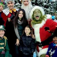 Selena Gomez et Julie Bowen, des belles avec des bêtes à Disneyland !