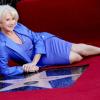 Helen Mirren pose avec glamour près de son étoile sur le Hollywood Walk of Fame de Los Angeles, le 3 janvier 2013.