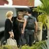 Jennifer Aniston, Justin Theroux, Emily Blunt, et son mari John Krasinski, à l'aéroport de Mexico, le 3 janvier 2013.