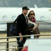 Jennifer Aniston, son fiancé Justin Theroux, Emily Blunt, et son mari John Krasinski, à l'aéroport de Mexico, le 3 janvier 2013.