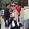 Katy Perry va faire une randonnée avec des amis à Los Angeles, le 6 janvier 2013. La chanteuse est en tenue de sport.