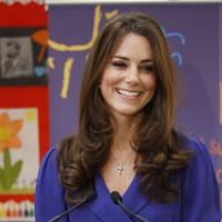 Kate Middleton : La future maman offre des vêtements pour bébé
