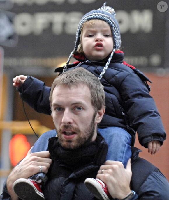 Chris Martin avec son fils Moses en janvier 2008.