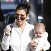 Kourtney Kardashian et sa craquante fille Penelope font du shopping à Beverly Hills. Le 10 janvier 2013.