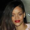 Rihanna remonte en voiture après une soirée au Roxbury Nightclub. Los Angeles, le 10 janvier 2013.
