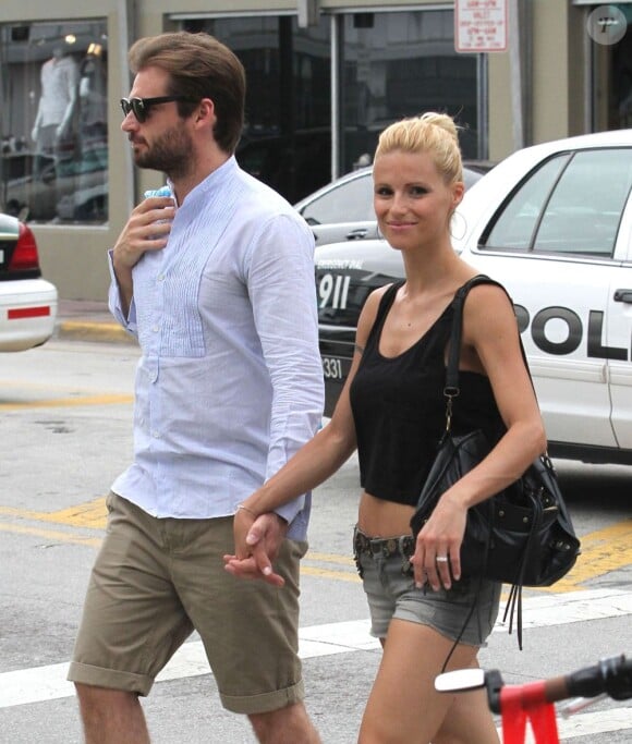 Tomaso Trussardi et sa fiancée Michelle Hunziker à Miami le 6 juin 2012.