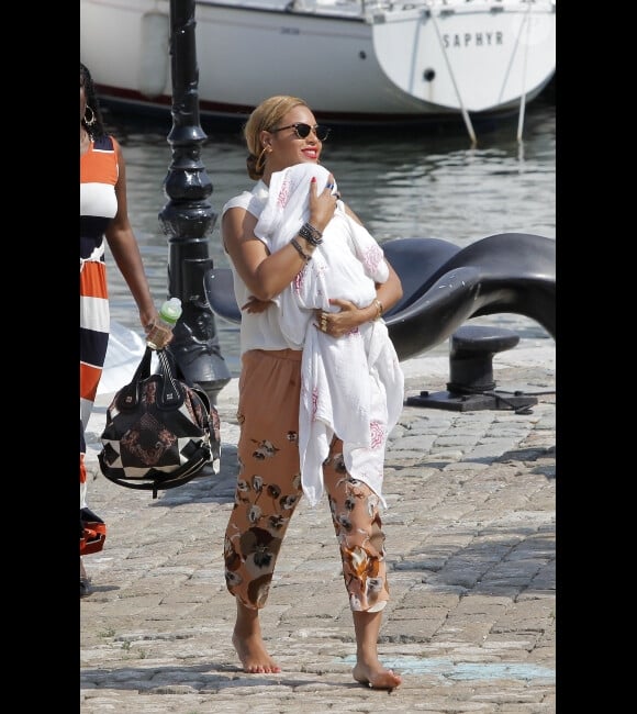 Beyoncé en vacances dans le sud de la France avec sa fille Blue Ivy, le 8 septembre 2012.