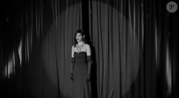 Sarah Manesse, dans le clip de son single intitulé Lana. Clip mis en ligne, jeudi 17 janvier 2013.